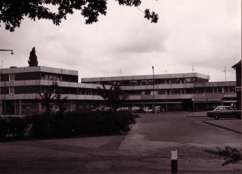 1975